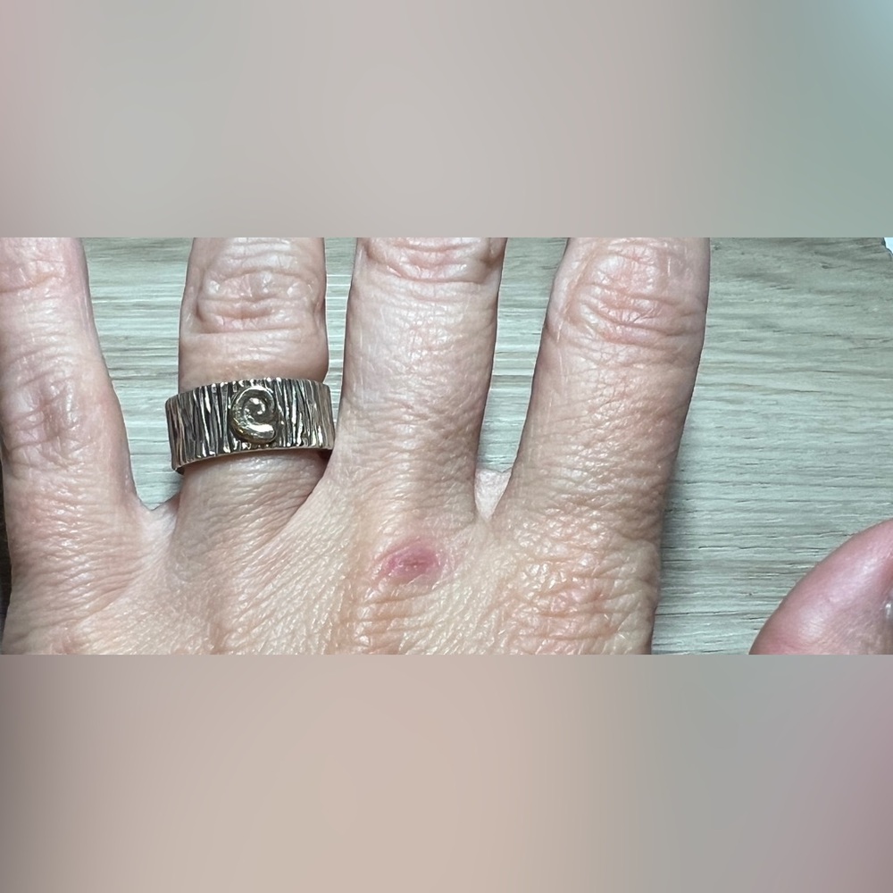 Vintage Artisan Designer MLP Sterling Silver & 14K Gold Swirl Band Ring, Size 6 - Picture 10 of 12